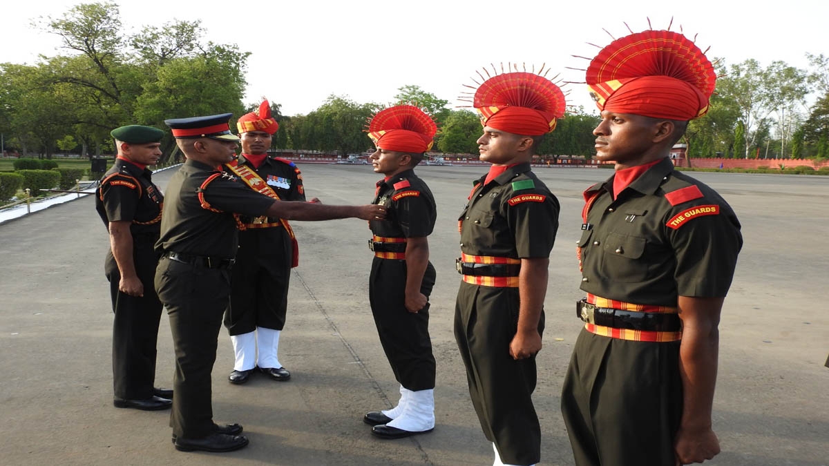 Brigadier K Anand, Commandant, GRC, Kamptee, Nagpur, apprising Agniveers at Passing Out Parade held on Saturday.